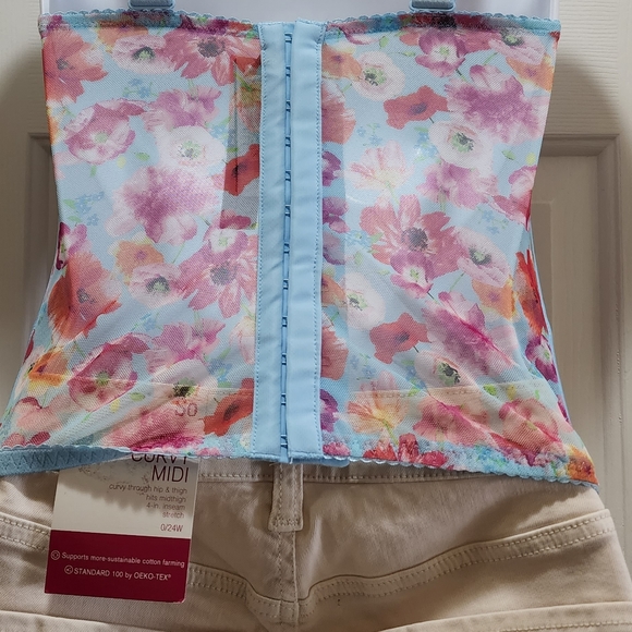 Brand New Women Victoria Corset Size S/P. - Picture 8 of 11